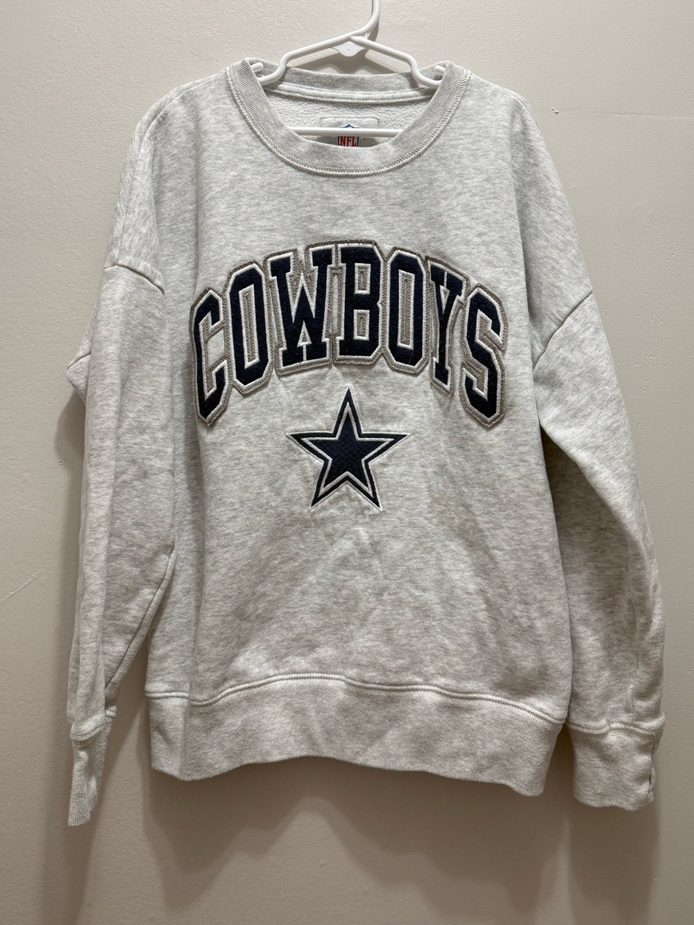 Abercrombie NFL kids Grey
Crewneck Sweatshirt with Navy
Cowboys Logo